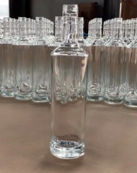 375ml 500ml 750ml 1000ml χωρητικότητα γυάλινα μπουκάλια για βότκα με φελλό κορυφή βίδα GPI Top Cap