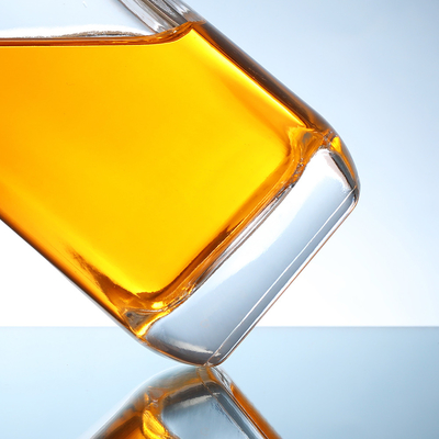 375ml 500ml 750ml Βότκα Ουίσκι Λικέρ Φιαλάκι με φελλό Κατασκευασμένο από εξαιρετικά λευκό υλικό