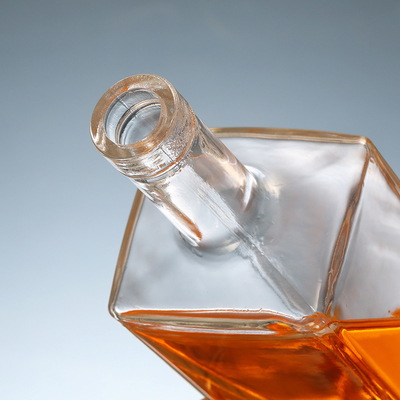 Προσαρμοσμένο 750ml μπουκάλι από γυαλί με φουλάρι και διαφανές υλικό