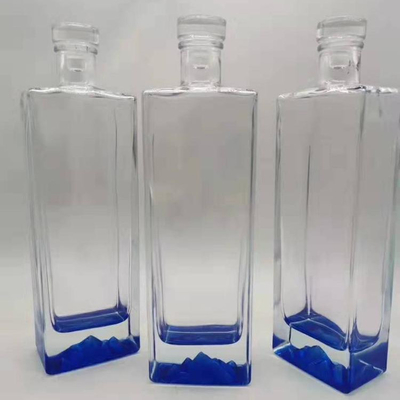 Προσαρμοσμένο σχεδιασμό 500ml 750ml τετραγωνικό γυάλινο μπουκάλι βότκα με καπάκι
