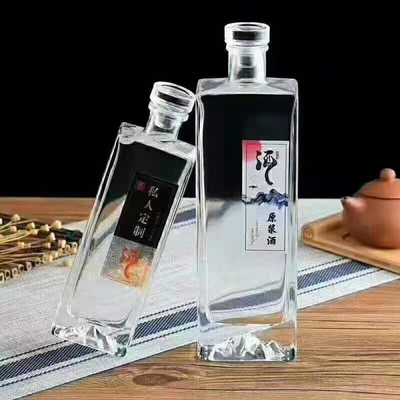 Προσαρμοσμένο σχεδιασμό 750ml τετραγωνικό γυάλινο μπουκάλι κρασιού για σφραγίσματα κρασιού τύπου CORK / βίδα Top