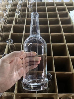 OEM Καλωσορίσατε 700ml κενό γυάλινο μπουκάλι για εξατομικευμένη συσκευασία κρασιού