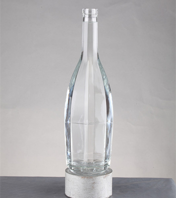 Βιομηχανικό ποτό 250 ml 500 ml 750 ml επίπεδη μπουκάλι ουίσκι γυαλί με καπάκι βίδας