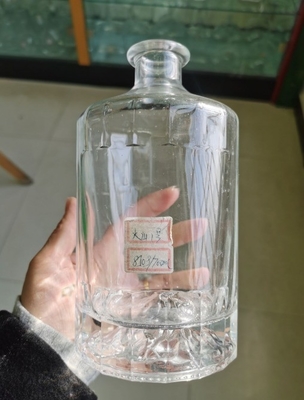 500 ml 700 ml 750 ml 1000 ml γυάλινα μπουκάλια ζεστού σφραγίσματος για ουίσκι Brandy Rum Gin