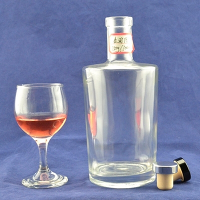 Υλικό για το κολάρο Υπερφρίντο Υλικό 700 ml Άδειο Διαυγές Αλκοόλ Ρομ Ουίσκι Σπρίντ Βότκα γυάλινο μπουκάλι για ποτά