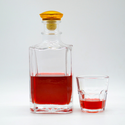 750 ml Μπράντυ Ουίσκι Τζιν γυάλινο μπουκάλι με υλικό Super Flint και προσαρμόστε το σχέδιο