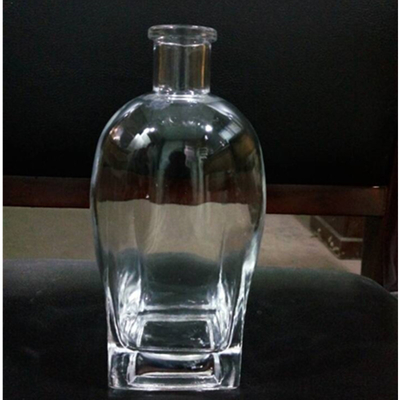 Προσαρμοσμένα Clear Flint 500ml τετραγωνικά γυάλινα μπουκάλια για οινοπνευματώδη αλκοόλ