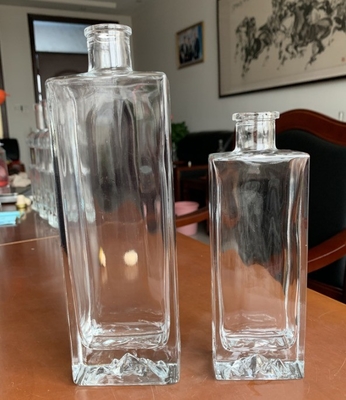Υλικό γυαλιού Super Flint Custom Printing Square Glass Bottle για φιάλη τζιν υψηλής ποιότητας
