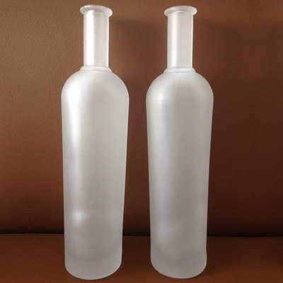 500 ml Προσαρμοσμένη εκτύπωση με οθόνη Frosted Crown Royal Whisky Vodka Gin γυάλινα μπουκάλια με φελλό