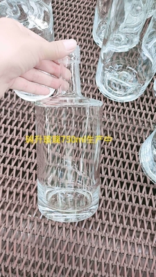 Προσαρμοσμένο 500ml 700ml 750ml Άδειο Λικέρ κρασί Μπράντυ γυάλινο μπουκάλι με γυάλινο φελλό για βότκα