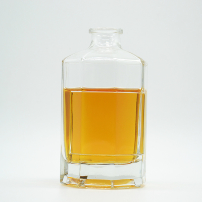 Προσαρμοσμένο σχεδιασμό 750 ml γυάλινο μπουκάλι με μοναδικό σχήμα και τύπου σφράγισης Guala