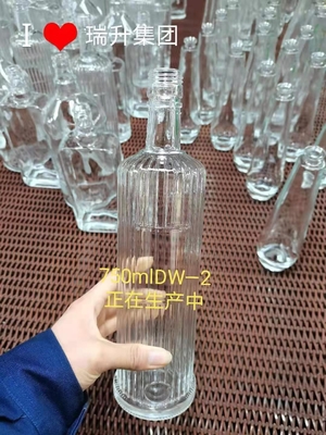 Ιδιωτική ετικέτα Κυλινδρικό κενό 550 ml 750 ml 780 ml 1L Decal μπουκάλι για αλκοόλ