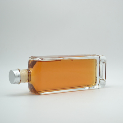 750 ml Εξαιρετικά λευκό υλικό Γαλλικό τετράγωνο γυάλινο μπουκάλι για τζιν και ουίσκι θερμή σφράγιση