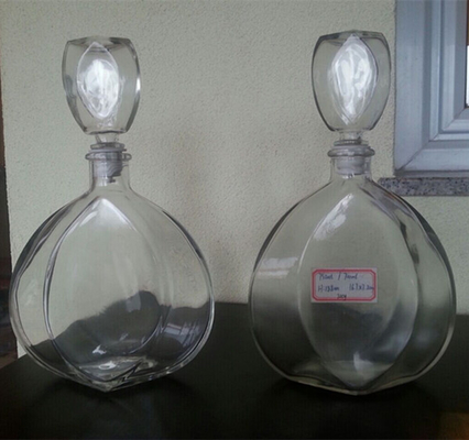 750 ml λευκό υλικό γυαλιού μοναδικό σχήμα κεράσινο κρασί γυάλινο μπουκάλι για οινοπνεύματα στην Ευρώπη