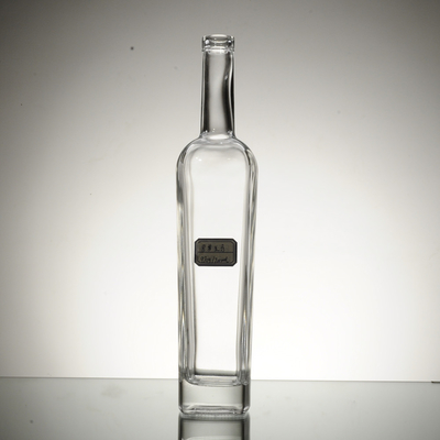 750 ml καθαρό γυάλινο μπουκάλι βότκα με υλικό γυαλιού υψηλής πυρίτιδας και τύπου σφράγισης από φελλό