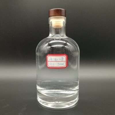 Κλείδωμα μπουκαλιών 700ml Ουίσκι Διαυγές κενά γυάλινα μπουκάλια για κρασί OEM/ODM Καλώς ήρθατε