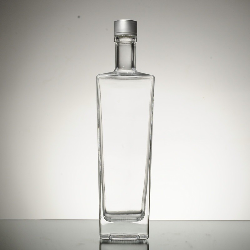 Προσαρμοσμένο σχεδιασμό 750ml τετραγωνικό γυάλινο μπουκάλι κρασιού για σφραγίσματα κρασιού τύπου CORK / βίδα Top