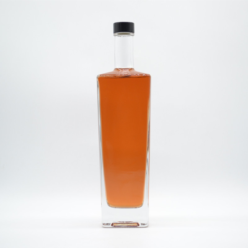 700 ml κενό ματ μαύρο τετραγωνικό σχεδιασμό μπράντυ αλκοόλ βότκα τζιν μπουκάλια με δωρεάν δείγμα