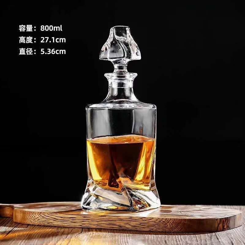 Τετράγωνο Custom Design Ζώο σχήμα 500ml 750ml γυάλινο μπουκάλι για Brandy Ουίσκι Βότκα